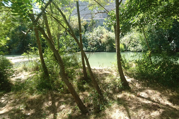 20 coins de nature autour de montpellier : pique nique et rivière 2 - MontpelYeah Magazine 20 coins de nature autour de montpellier : pique nique et rivière 1 - MontpelYeah Magazine