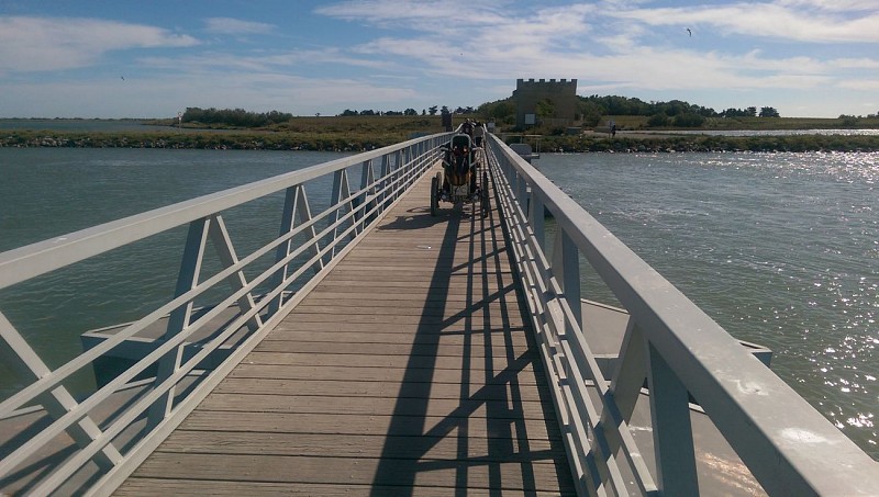 Passerelle villeneuve les Maguelone fermée 34 - MontpelYeah Magazine