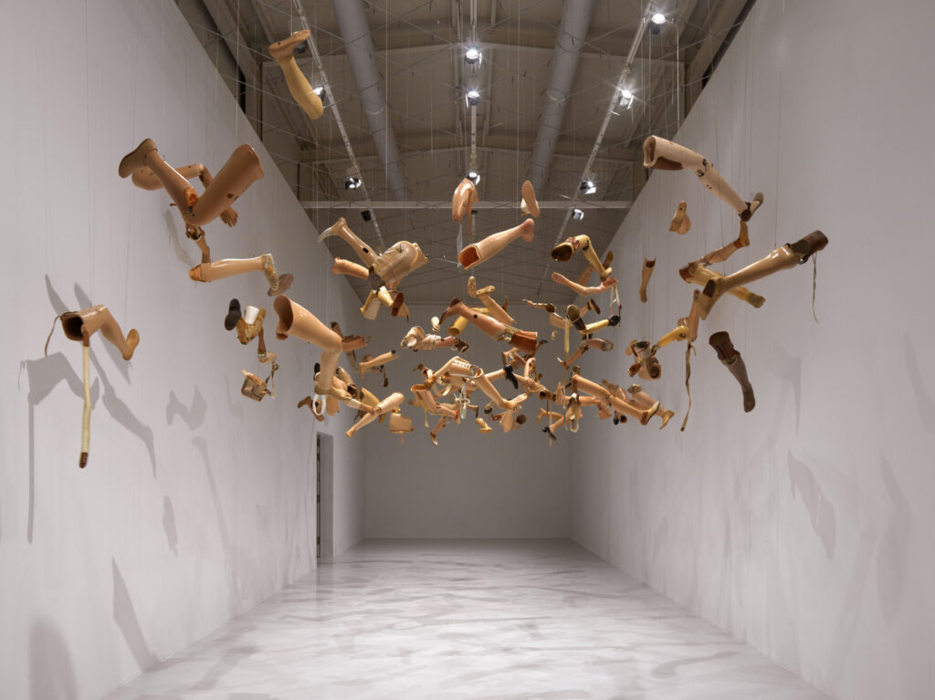 Descente au Paradis : Une exploration immersive de la réparation et de la transcendance par Kader Attia 54 - MontpelYeah Magazine