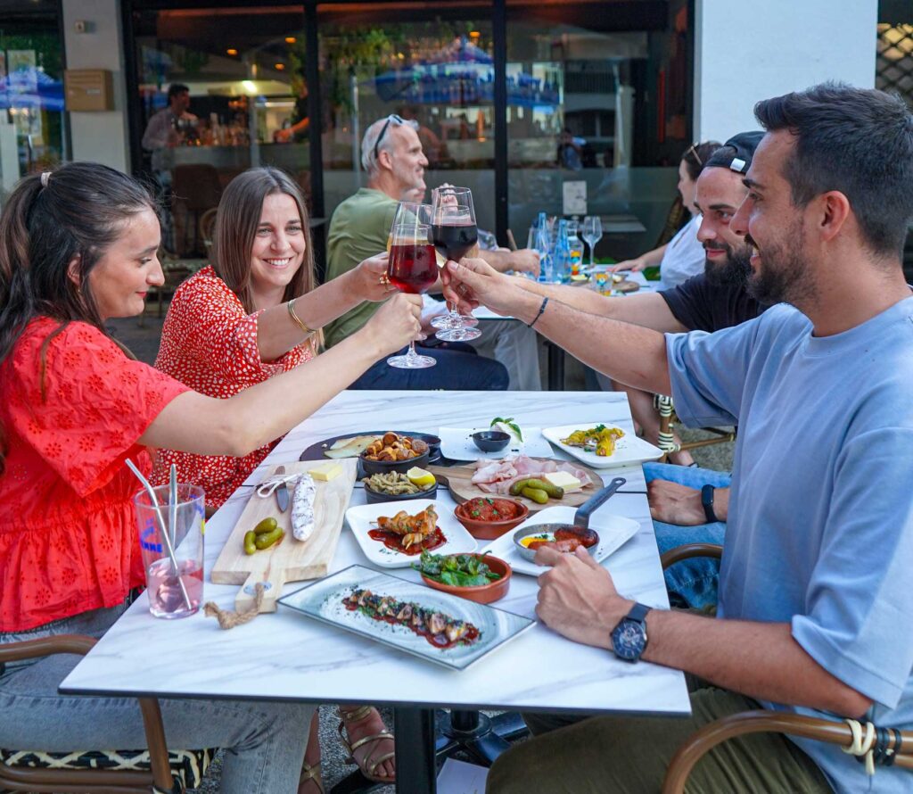 À Maurin, Aux Deux Amis réveille la place du village 30 - MontpelYeah Magazine