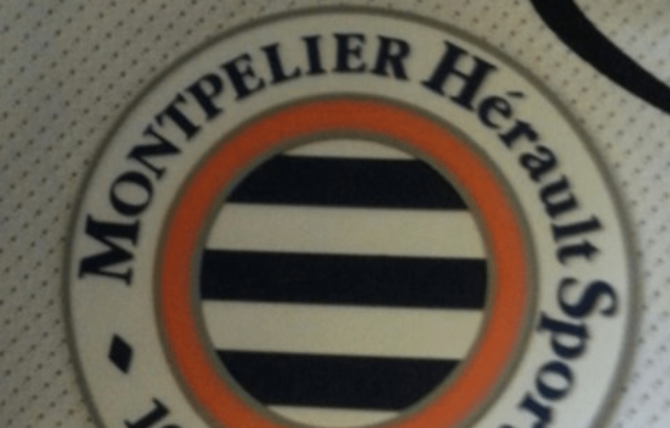 une faute sur les maillots de football du MHSC, il manque un L à montpellier 3 - MontpelYeah Magazine