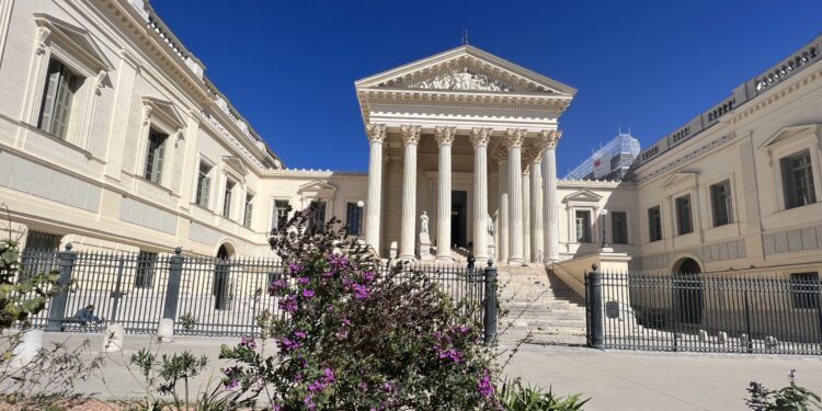 Visiteurs explorant un site patrimonial ouvert exceptionnellement dans la métropole de Montpellier