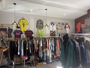 Intérieur du pop-up Le Frip'club installé au Lab Concept Store à Montpellier