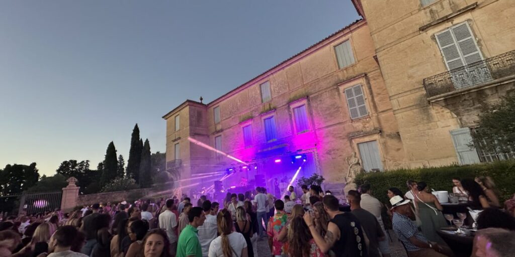 Public du Flaugergues In Fest devant le château de Flaugergues