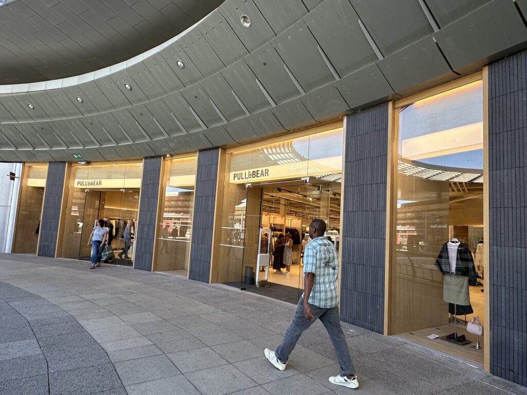 Pull&Bear agrandit sa boutique à Odysseum