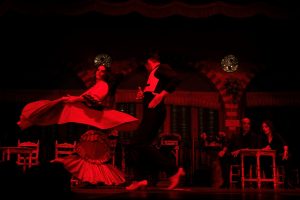 Danseuse de flamenco sur scène lors du Festival Flamenco Montpellier Métropole